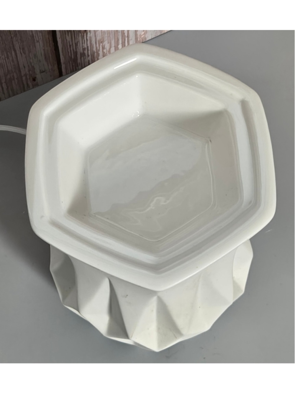 Scentsy Alabaster Warmer White Ceramic Geometric Electric Wax Warmer Retired - Picture 3 of 6
